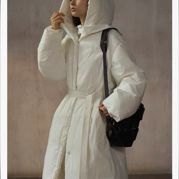 White long down jacket - Picture 2 of 8